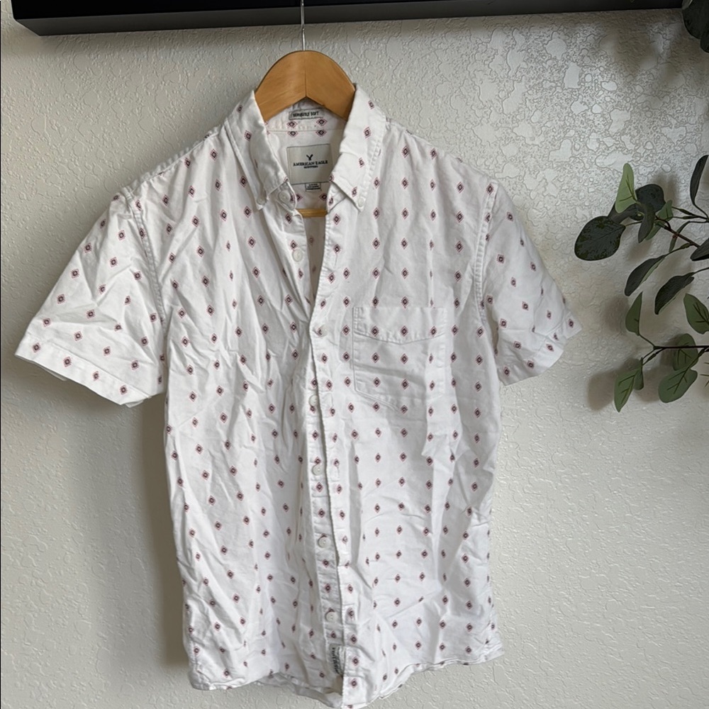 American Eagle Outfitters White and Red Casual Button Down Shirt